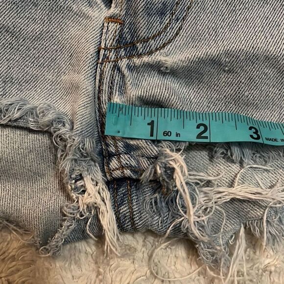 Levi’s Distressed Cut-Offs - Picture 10 of 10